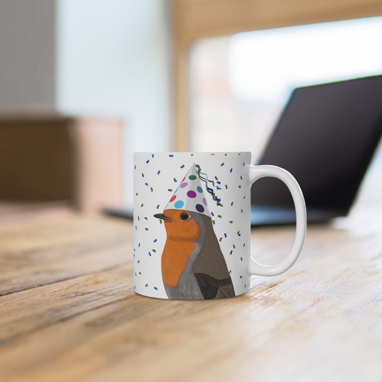 Rotkehlchen feiert Geburtstag mit Partyhut und Konfetti Vogel Tasse