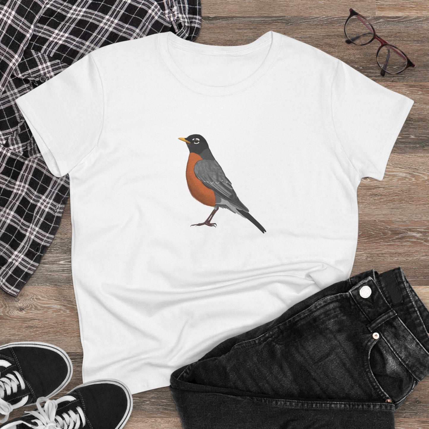 American Robin Bird Design for Birdwatchers and Bird Lovers Women's T-Shirt