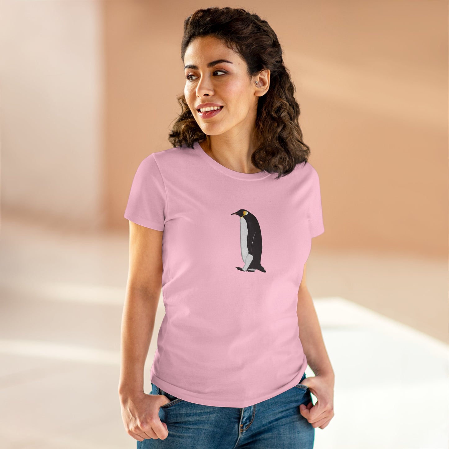 Penguin Bird Design for Birdwatchers and Bird Lovers Women's T-Shirt