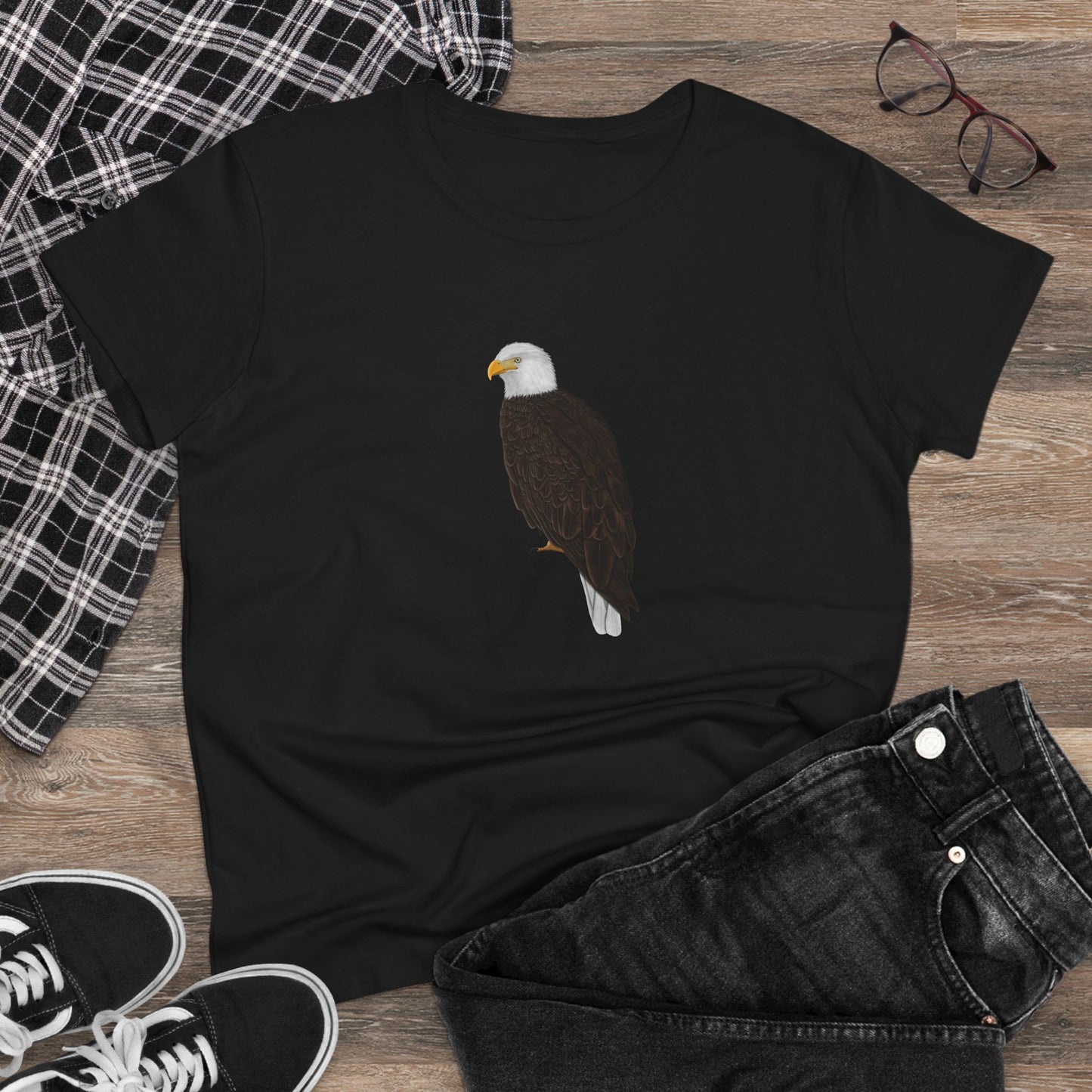 Bald Eagle Bird Design for Birdwatchers and Bird Lovers Women's T-Shirt