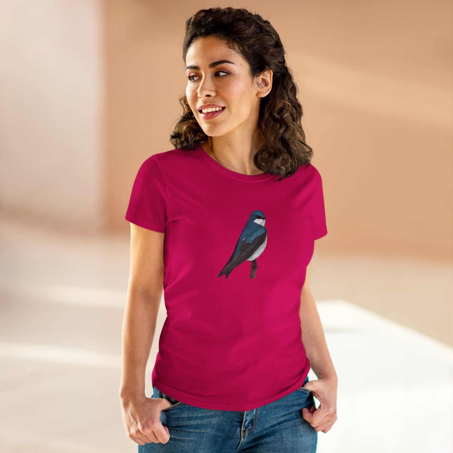 Tree Swallow Bird Design for Birdwatchers and Bird Lovers Women's T-Shirt