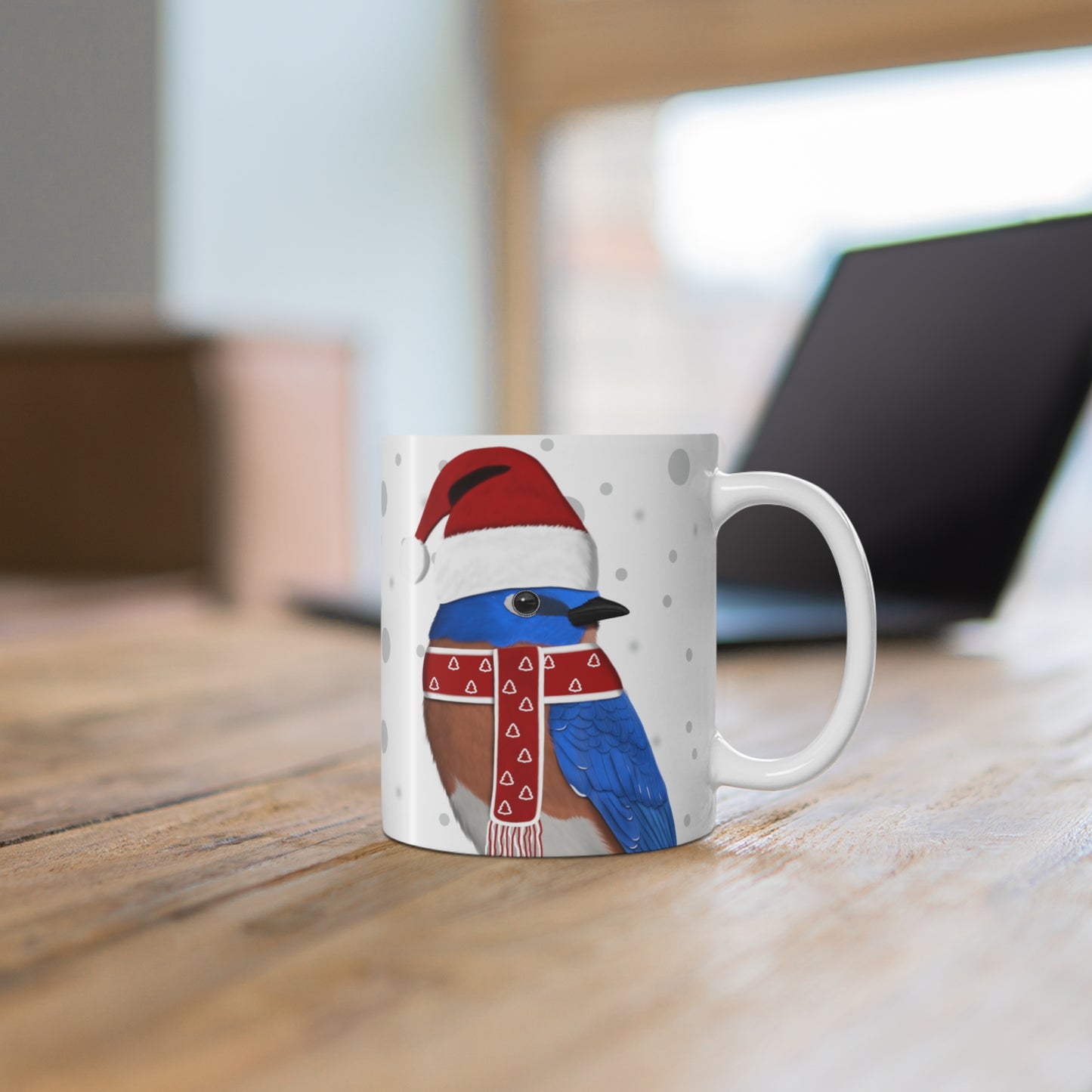 赤いサンタの帽子とスカーフをつけた青い鳥 クリスマスバード セラミックマグ 11オンス