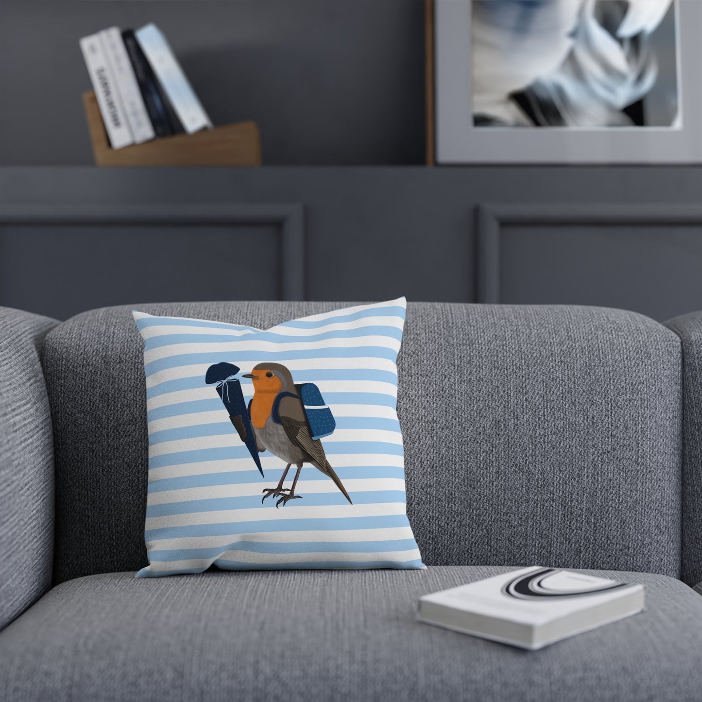 Rotkehlchen mit Schultüte Vogel Kissen – Dekokissen mit Vogelmotiv zur Einschulung Blau