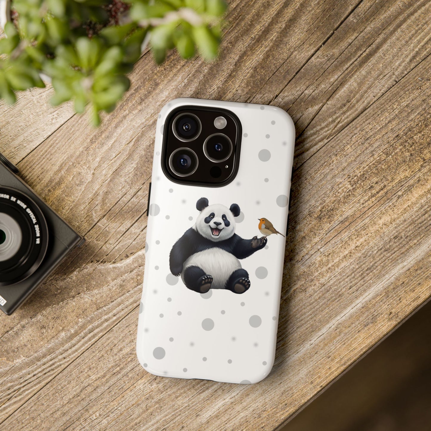 Rotkehlchen mit Panda iPhone & Google Pixel Tiermotiv Handyhülle - Tierisch guter Schutz
