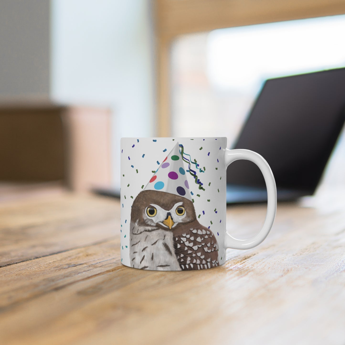 Eule feiert Geburtstag mit Partyhut und Konfetti Vogel Tasse