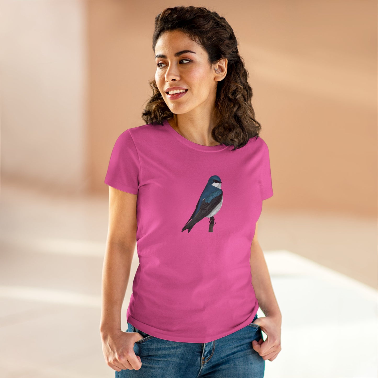 Tree Swallow Bird Design for Birdwatchers and Bird Lovers Women's T-Shirt