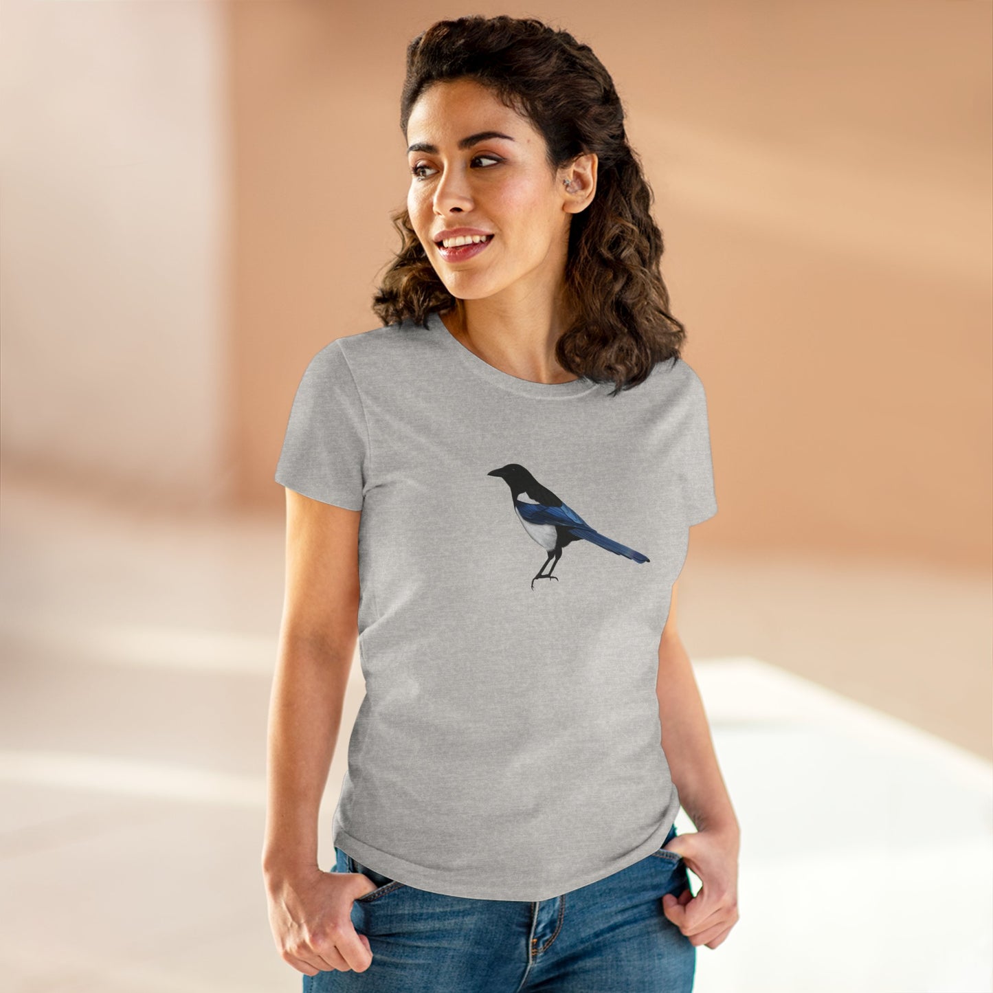 Magpie Bird Design for Birdwatchers and Bird Lovers Women's T-Shirt
