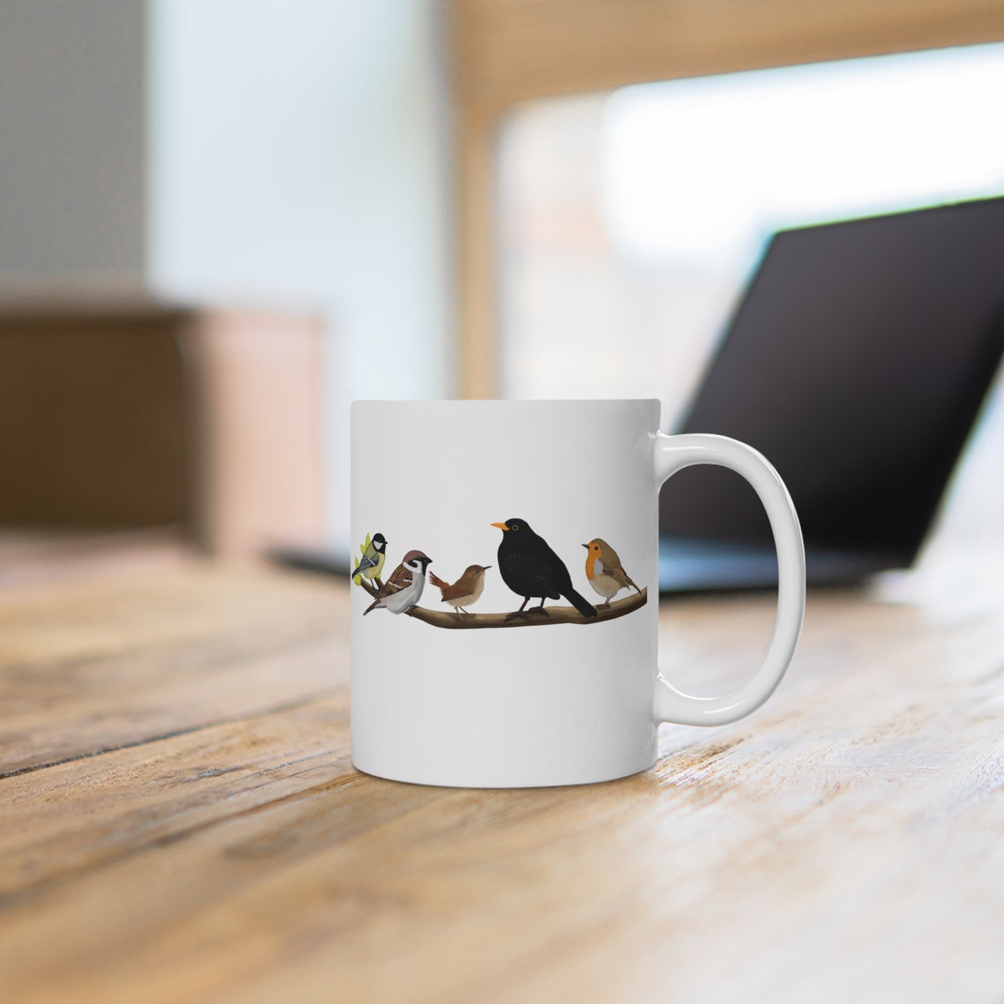 Vögel auf einem Ast Tasse Amsel Rotkehlchen Blaumeise Zaunkönig Spatz Kohlmeise Weiß