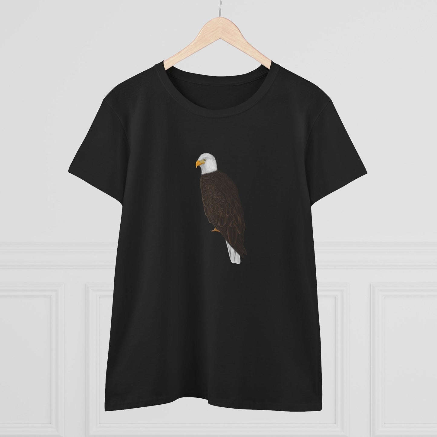 Bald Eagle Bird Design for Birdwatchers and Bird Lovers Women's T-Shirt