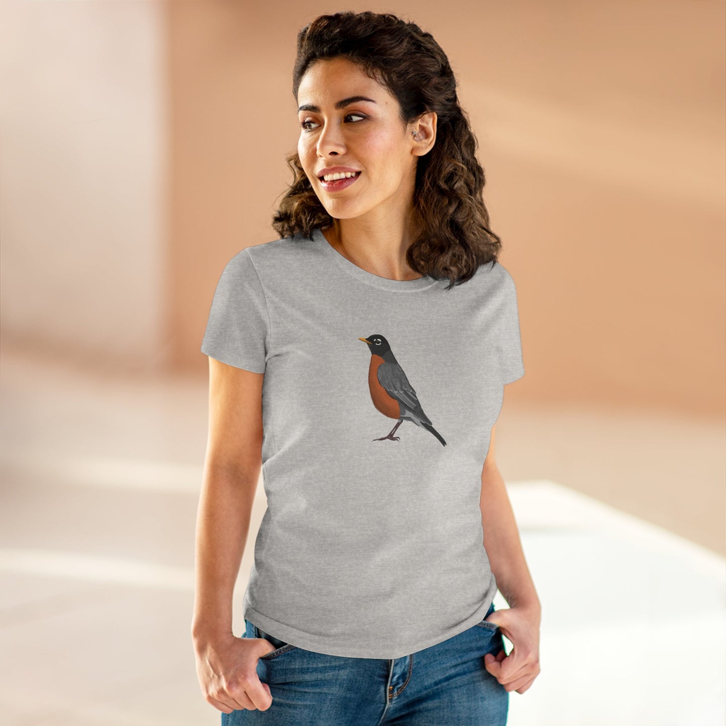 American Robin Bird Design for Birdwatchers and Bird Lovers Women's T-Shirt