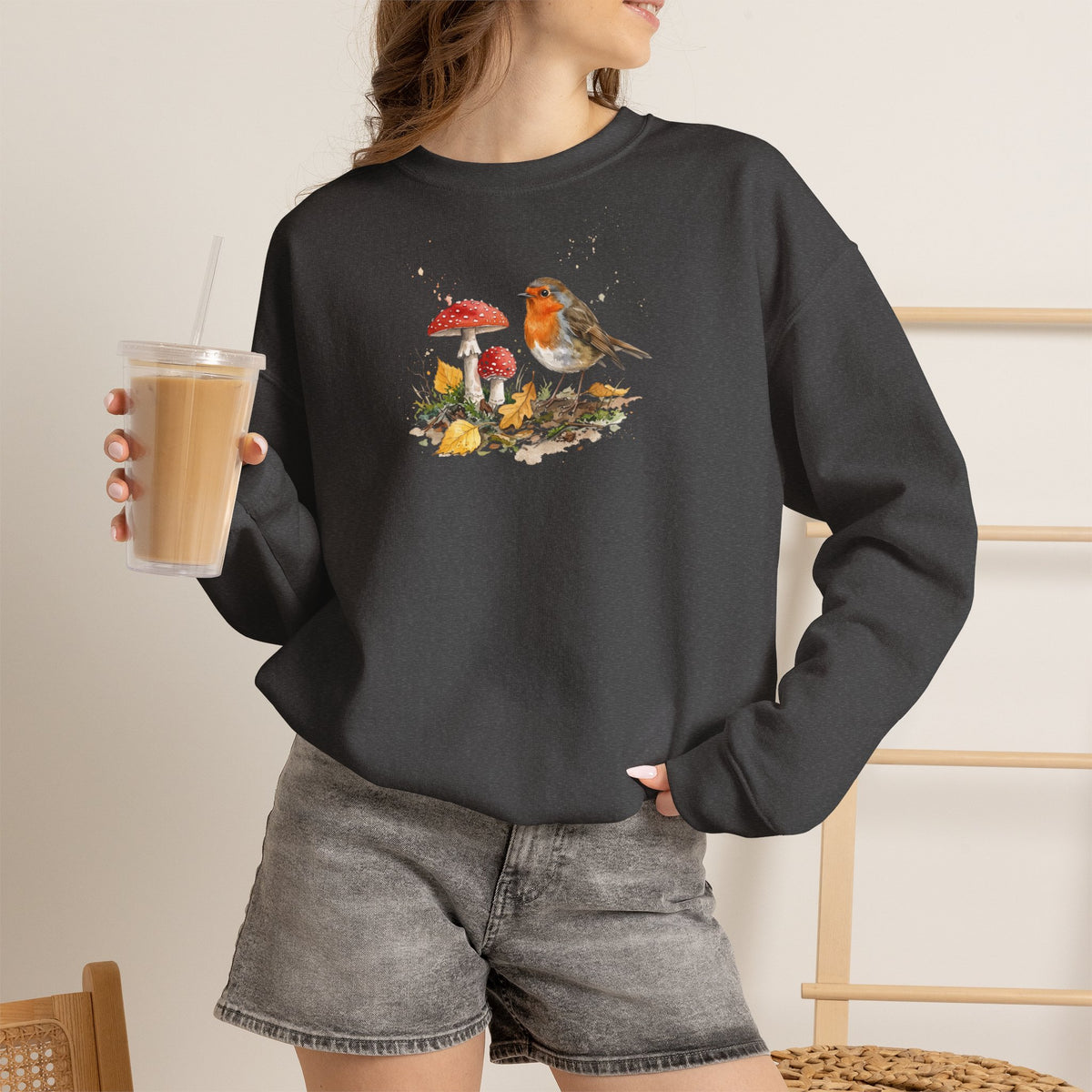 Rotkehlchen Herbst-Sweatshirt – Gemütlicher Pullover mit Herbstlaub & Fliegenpilzen
