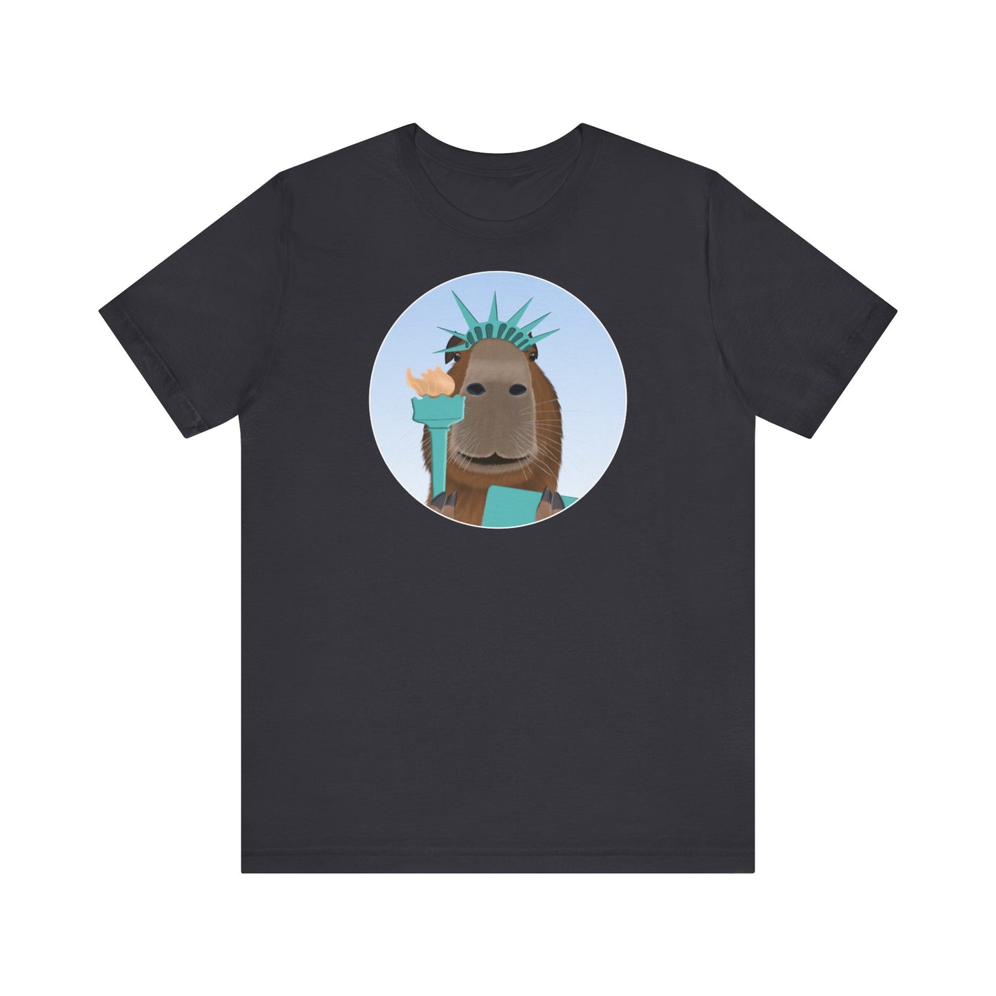 Capybara als Freiheitsstatue mit Krone und Tafel Lustiges T-Shirt für Capybara-Freunde