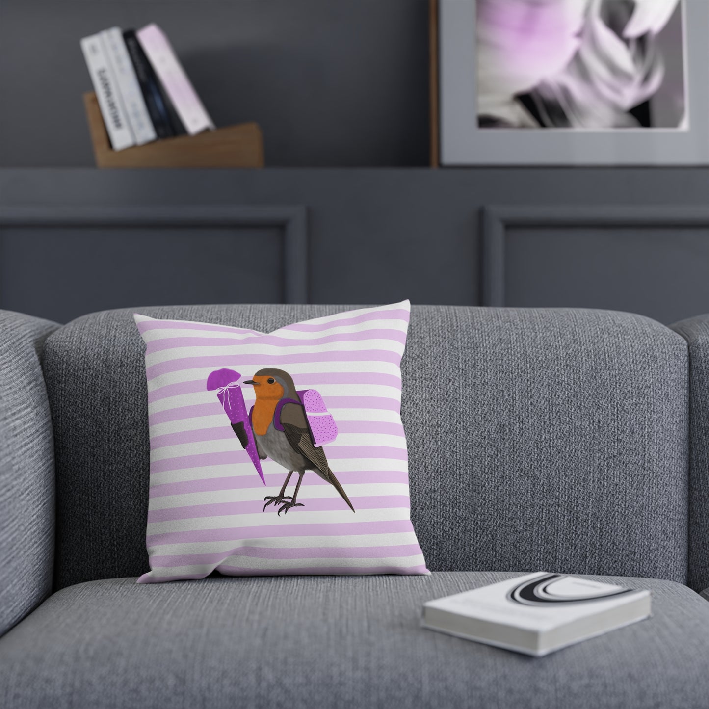 Rotkehlchen mit Schultüte Vogel Kissen – Dekokissen mit Vogelmotiv zur Einschulung Rosa