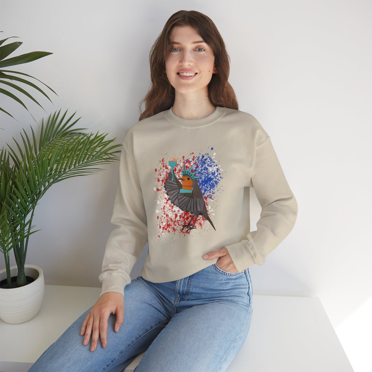 Robin 4th of July Sweatshirt Statue of Liberty Bird Watcher