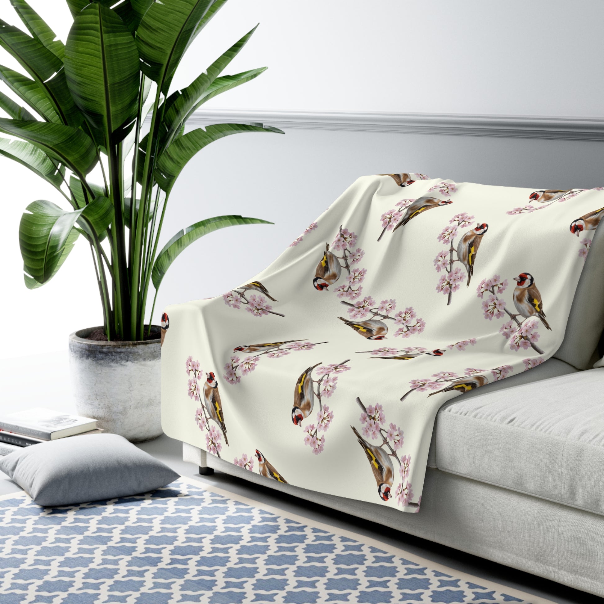 Stieglitz Decke – Premium Sherpa-Fleece in Cremeweiß | Kuscheldecke mit Vogelmotiv (150x200cm)