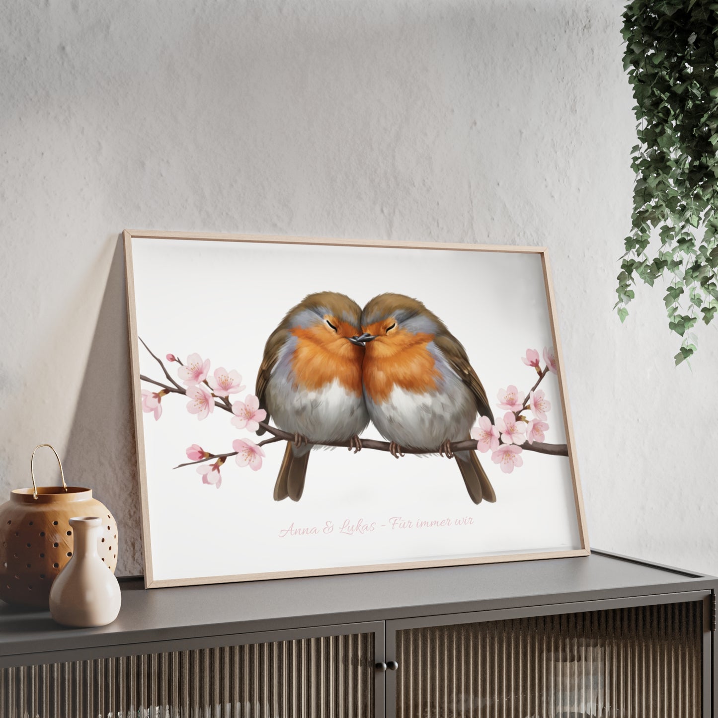 Personalisiertes Wandbild im Holzrahmen – Rotkehlchen-Paar mit Wunschnamen