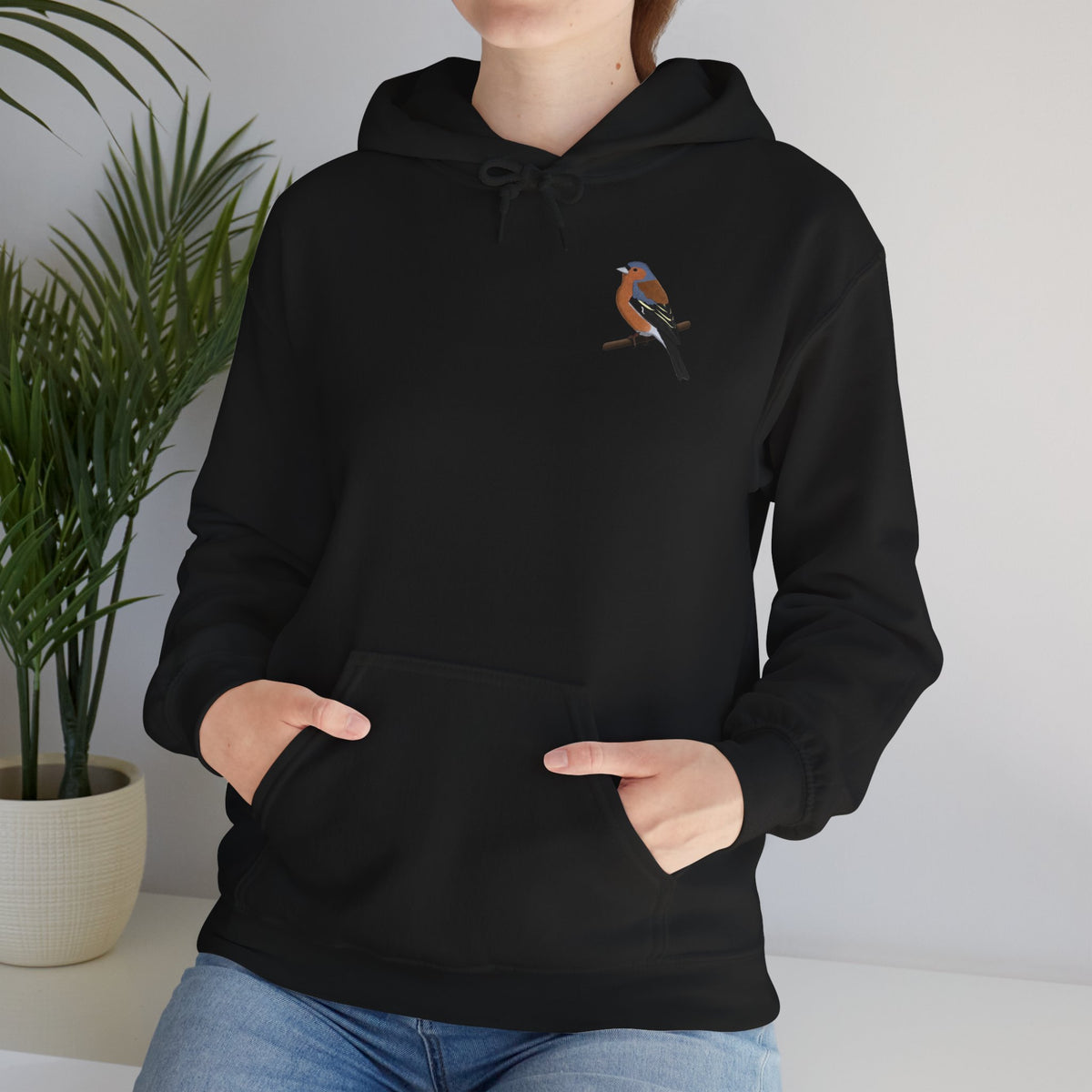 Buchfink Kapuzenpullover – Dezenter Vogel-Hoodie mit kleinem Brustmotiv für Naturfreunde