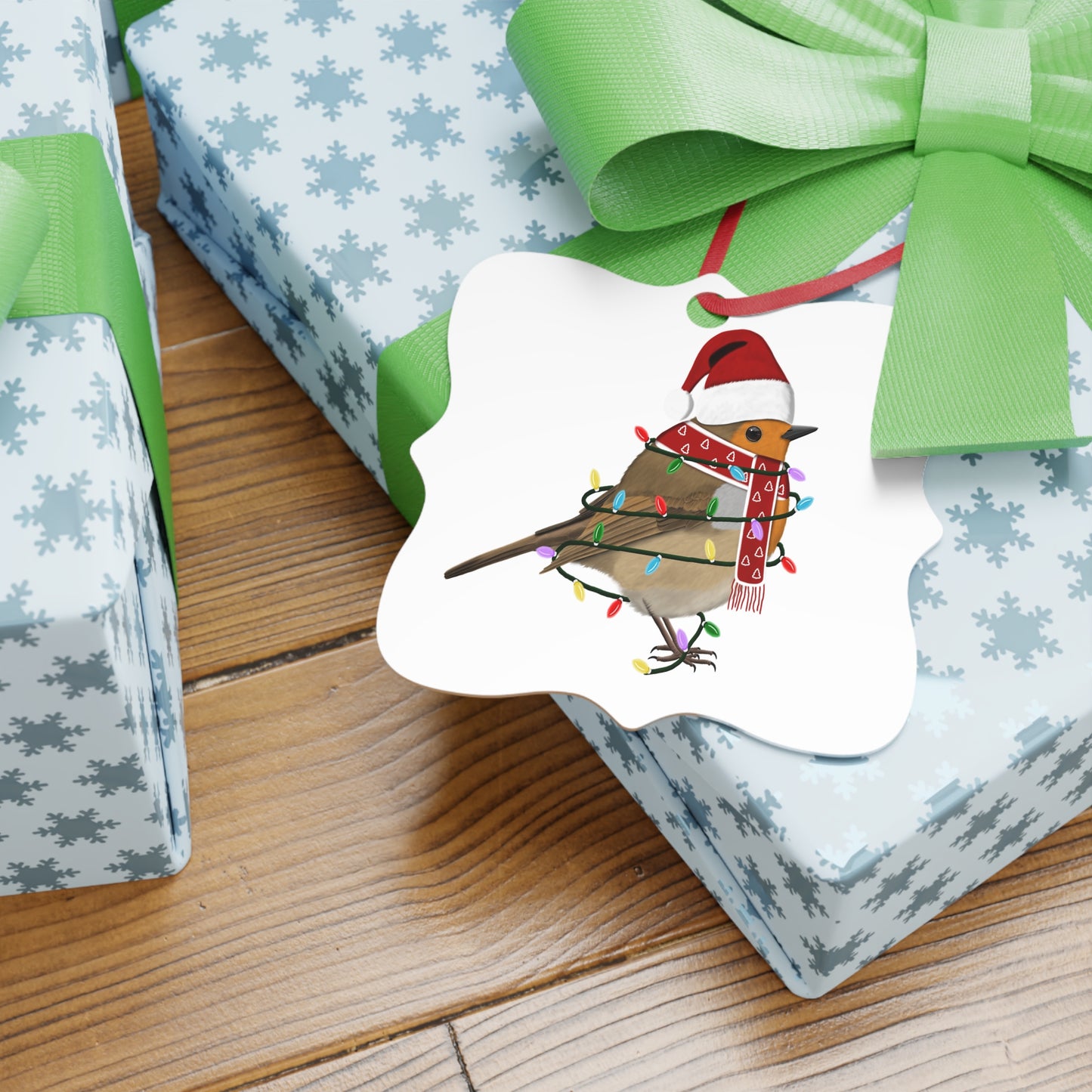 Rotkehlchen Ornament aus Aluminium – Einzigartiger Christbaumschmuck mit Rotem Band