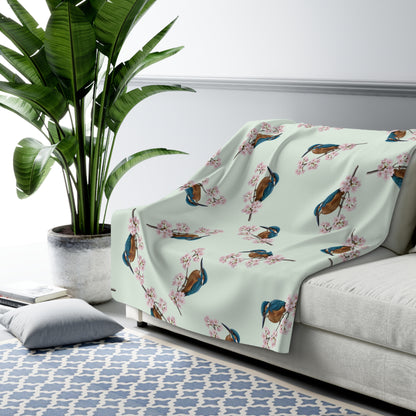 Eisvogel Decke – Premium Sherpa-Fleece in Salbeigrün | Kuscheldecke mit Vogelmotiv (150x200cm)