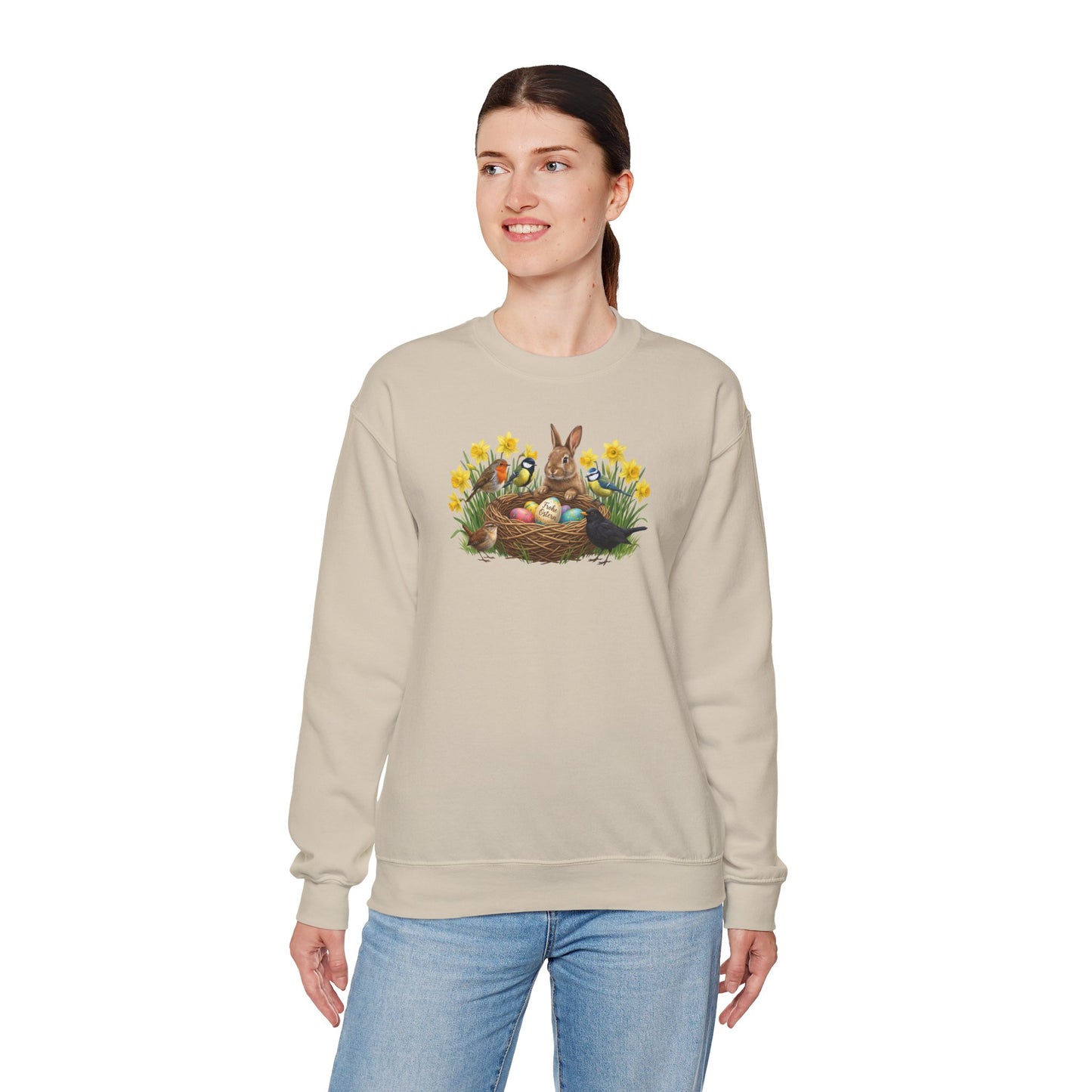 Oster Sweatshirt – Kaninchen & Singvögel am Osternest in Osterglocken | Unisex Pullover