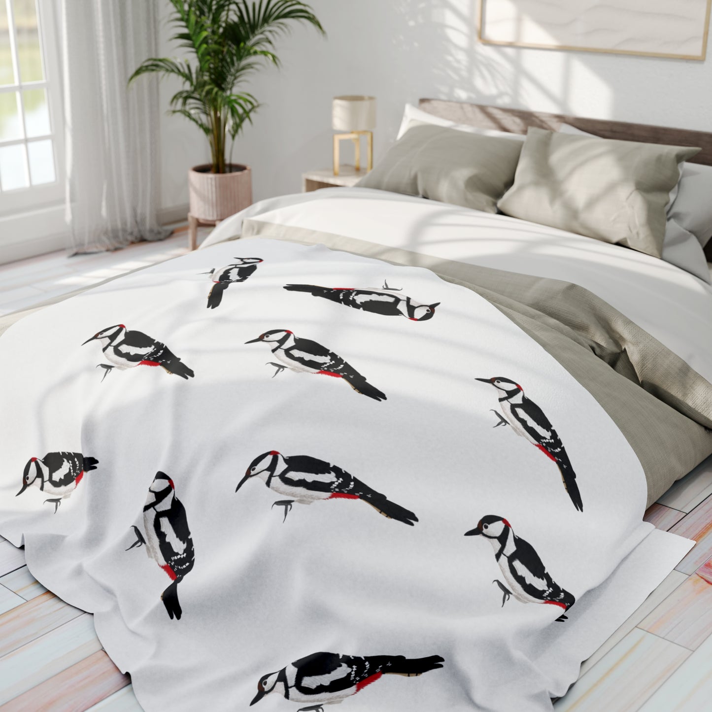 Woodpecker Bird Arctic Fleece Blanket White