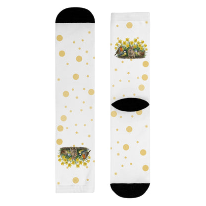 Vogel-Socken mit Osterglocken – Kaninchen, Rotkehlchen, Meisen & Zaunkönig