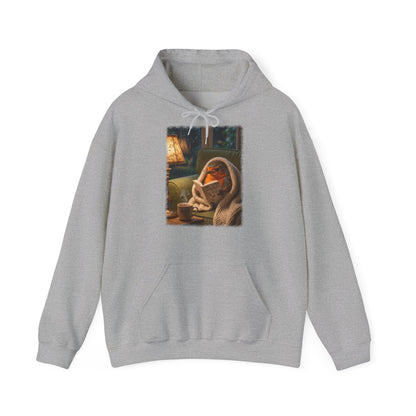 Gemütlicher Rotkehlchen Hoodie mit Lese-Motiv | Süßer Vogel Kapuzenpullover für Buchliebhaber