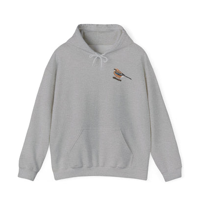Eichelhäher Hoodie – Minimalistischer Kapuzenpullover mit kleinem Brustmotiv für Waldfreunde