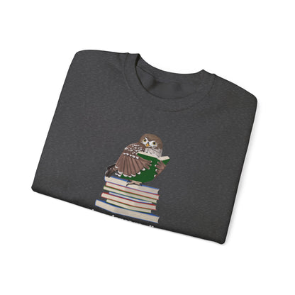 Whooo Loves Reading Owl Teacher Sweatshirt – Cozy Librarian & Book Lover Crewneck