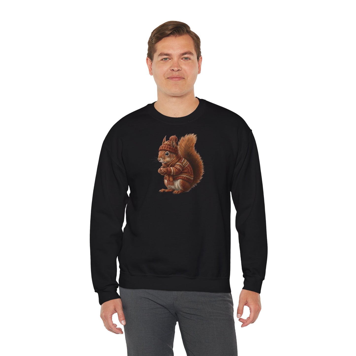 Eichhörnchen in Strick Weihnachts-Sweatshirt | Unisex Tiermotiv Sweater für Tierfreunde & Tierbeobachter