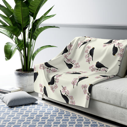 Amsel Decke – Premium Sherpa-Fleece in Cremeweiß | Kuscheldecke mit Vogelmotiv (150x200cm)