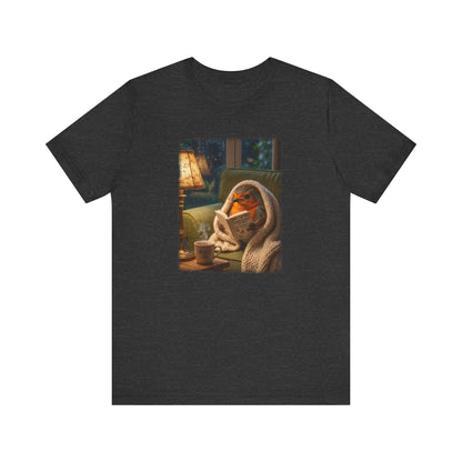 Gemütliches Rotkehlchen T-Shirt mit Lese-Motiv | Süßes Vogel-Shirt für Buchliebhaber & Cozy Vibes