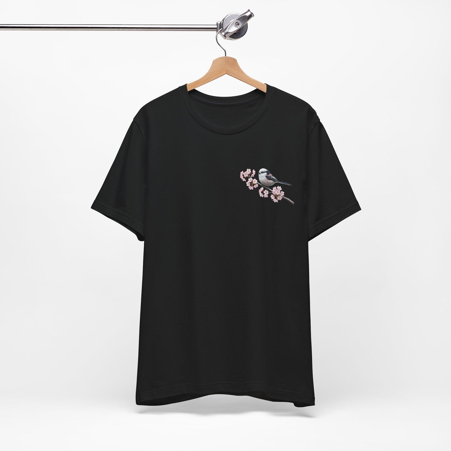 Schwanzmeise T-Shirt mit Kirschblüten | Florales Vogelmotiv für Vogelfreunde