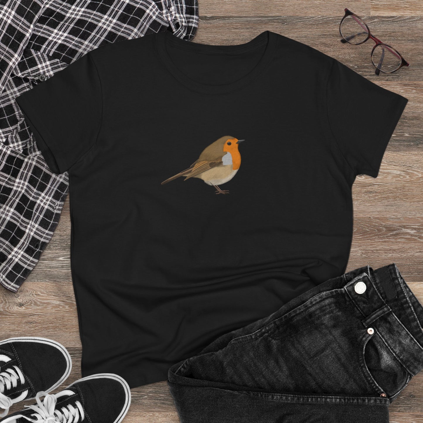 European Robin Bird Design for Birdwatchers and Bird Lovers Women's T-Shirt