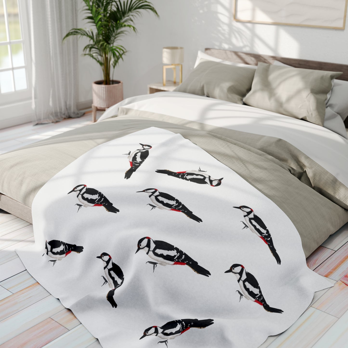 Woodpecker Bird Arctic Fleece Blanket White