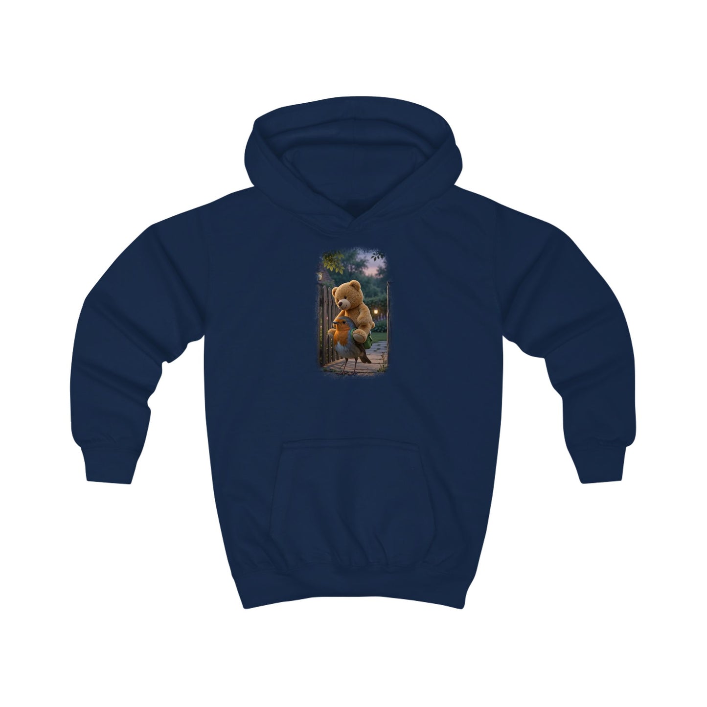 Lustiger Vogel Hoodie für Kinder. Das kleine Rotkehlchen Rosi trägt nach einem erfolgreichen Kirmesbesuch stolz einen riesigen Teddybären auf dem Rücken. Ein tolles, warmes Geschenk für kleine Vogelfreunde, Vogelbeobachter und Nachwuchs-Biologen.