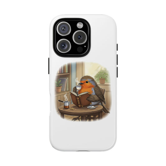 Weiße iPhone Handyhülle mit einem Rotkehlchen, das an einem Tisch sitzt, ein Buch liest und einen Kaffee trinkt
