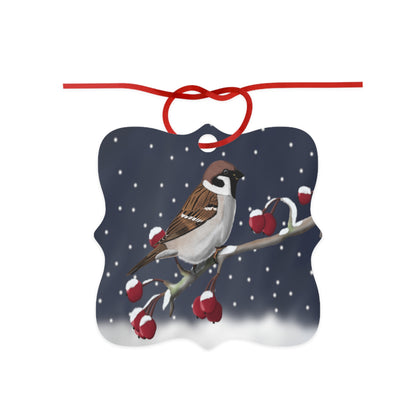 Spatz auf einem Ast Ornament aus Aluminium – Einzigartiger Christbaumschmuck mit Rotem Band